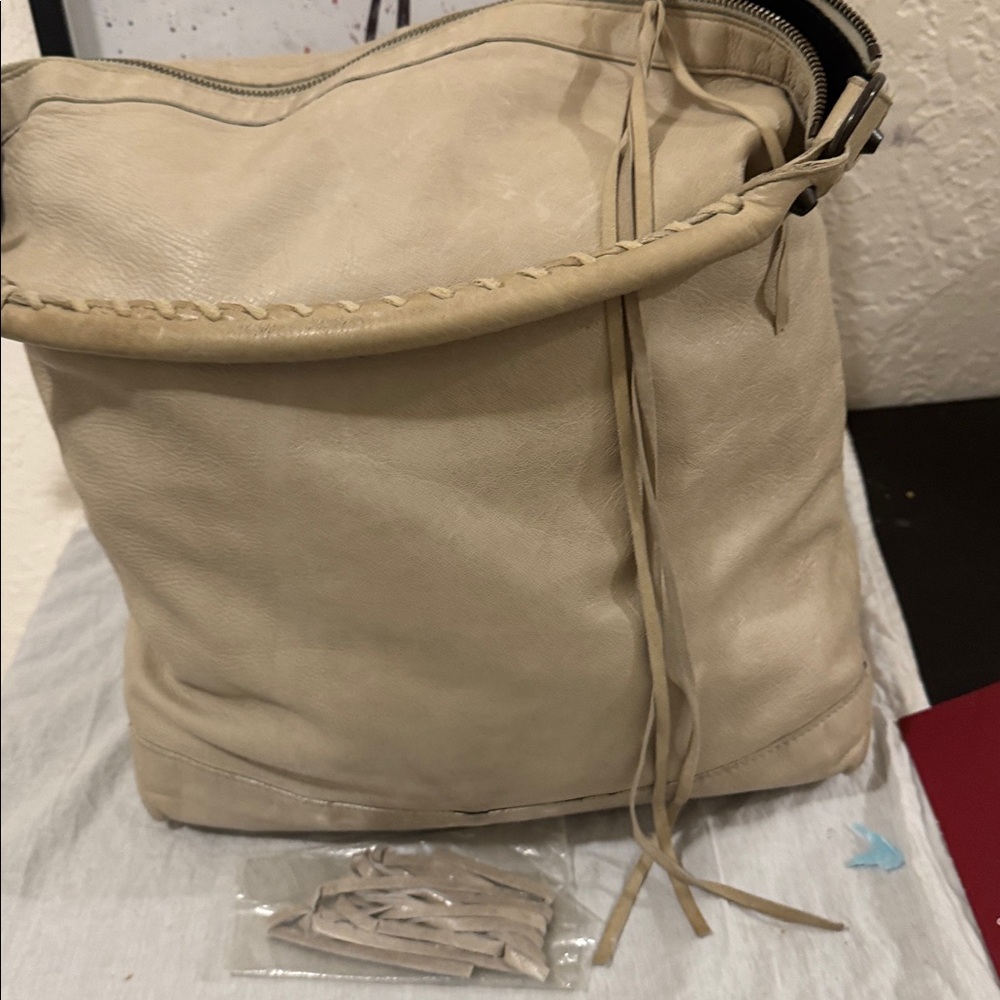 Balenciaga Leather Shoulder Bag - Picture 4 of 11